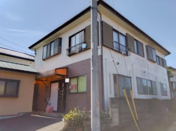 Residential Storefront in Tsukamoto - Photo 1