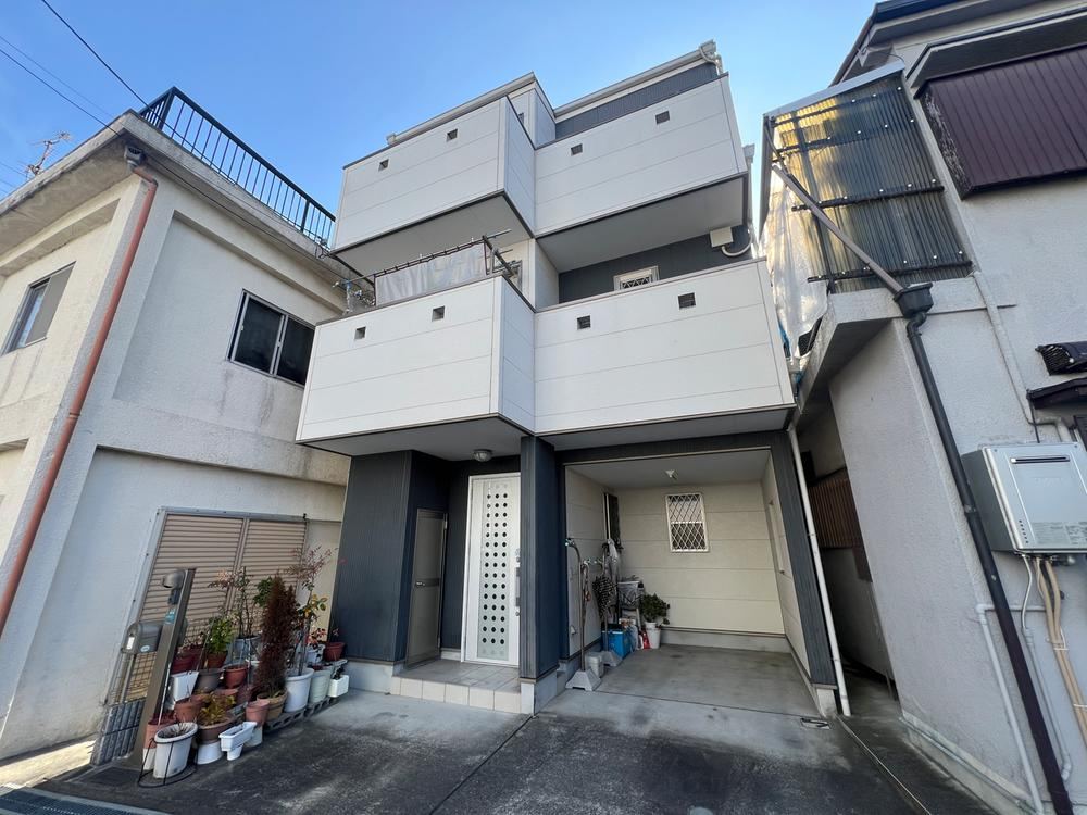 Eco-Friendly 4LDK Home with Solar Power in Tsushima Nagasachi - Photo 1