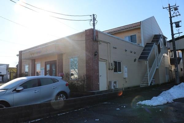 Charming Home with Pool Bar Near Don Quijote - Photo 1