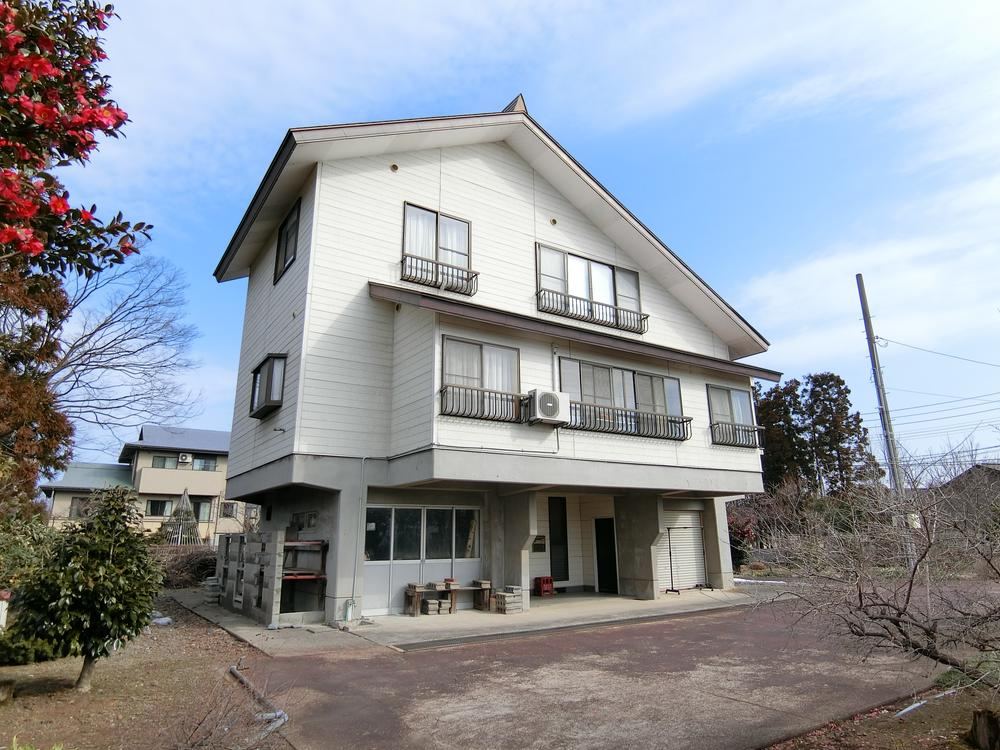 Large 551-tsubo Estate with Mountain Views - Photo 1