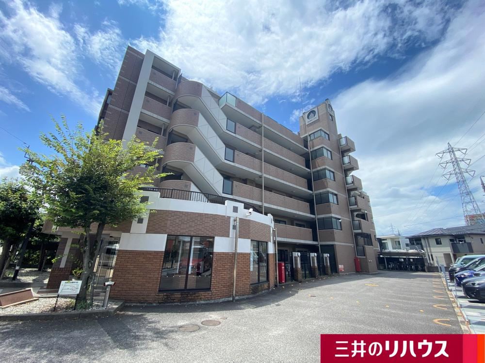 3LDK apartment in Toyota, Aichi - Photo 1