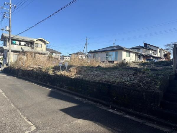 Quiet Land in a Green Residential Area - Photo 1