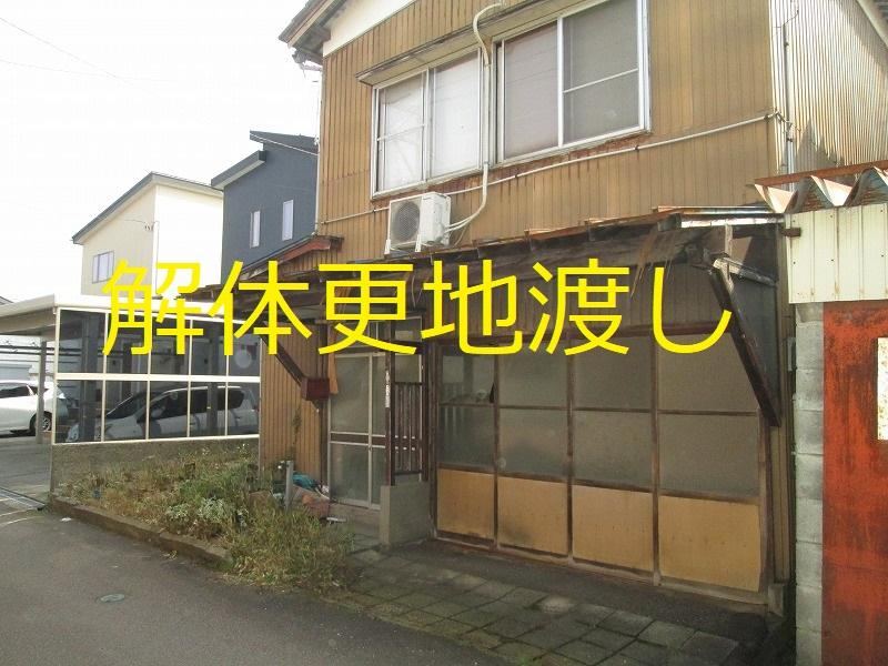Wide Frontage Land in Niigata - Photo 1