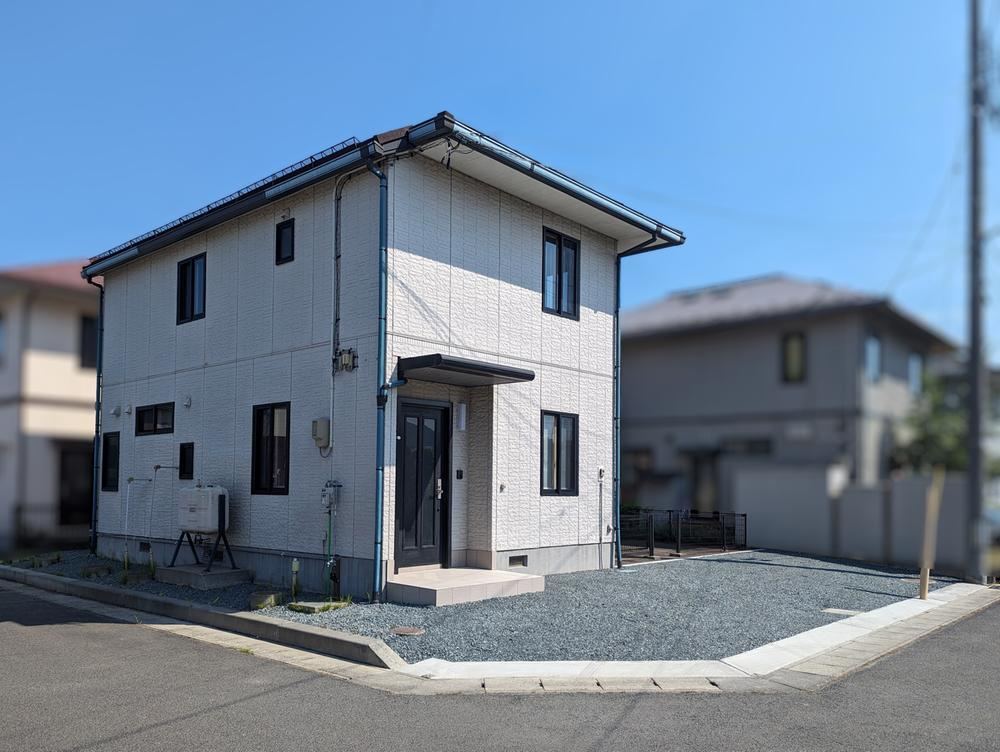 Modern 3LDK House with Renovation Plans - Photo 1