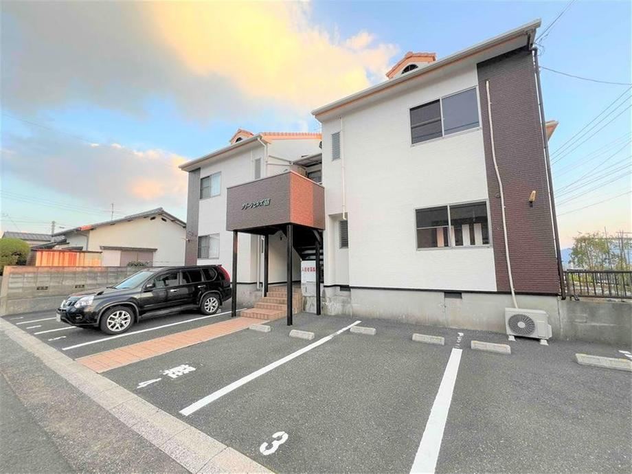 Family-Oriented 2LDK House in Kokura Minami - Photo 1