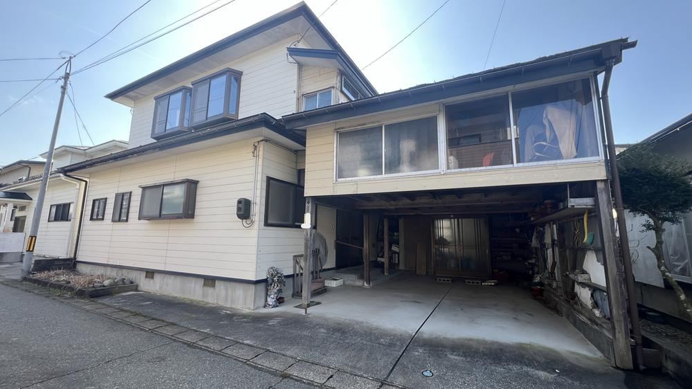 6DK Detached House in Asahikawa Minami, Akita - Photo 1