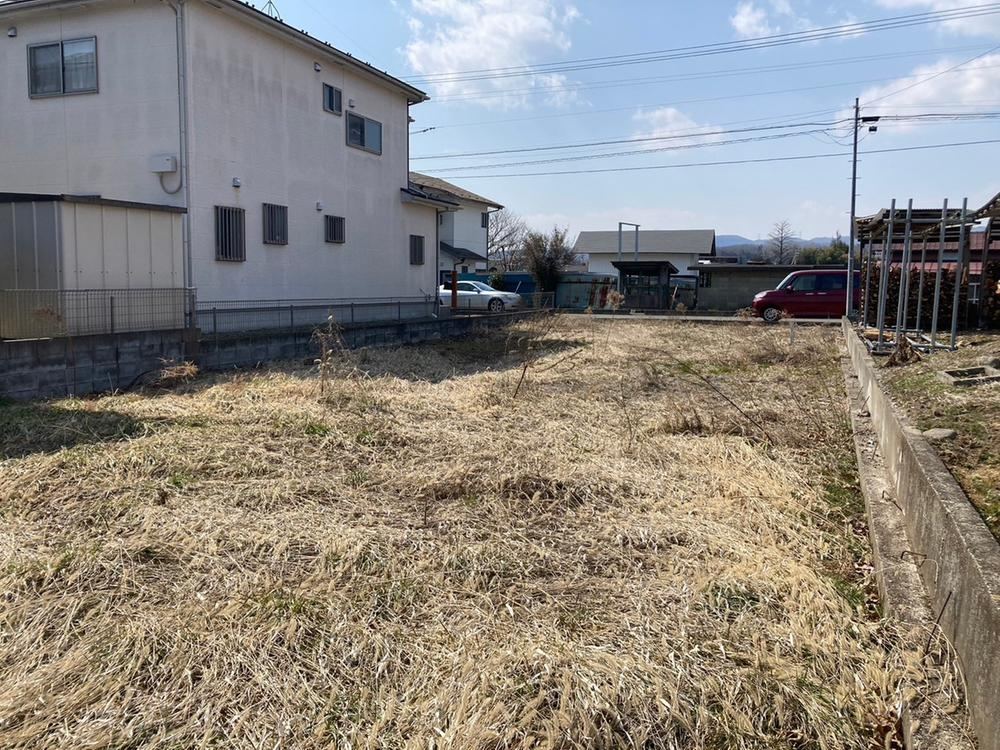 Quiet Residential Land with No Building Conditions - Photo 1