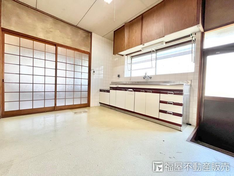 Charming 4DK House in Quiet Himeji Neighborhood - Photo 1