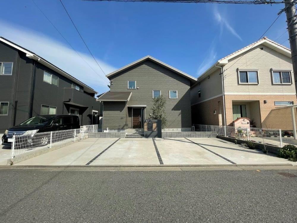 Newly Built 4LDK+S House with Ample Parking - Photo 1