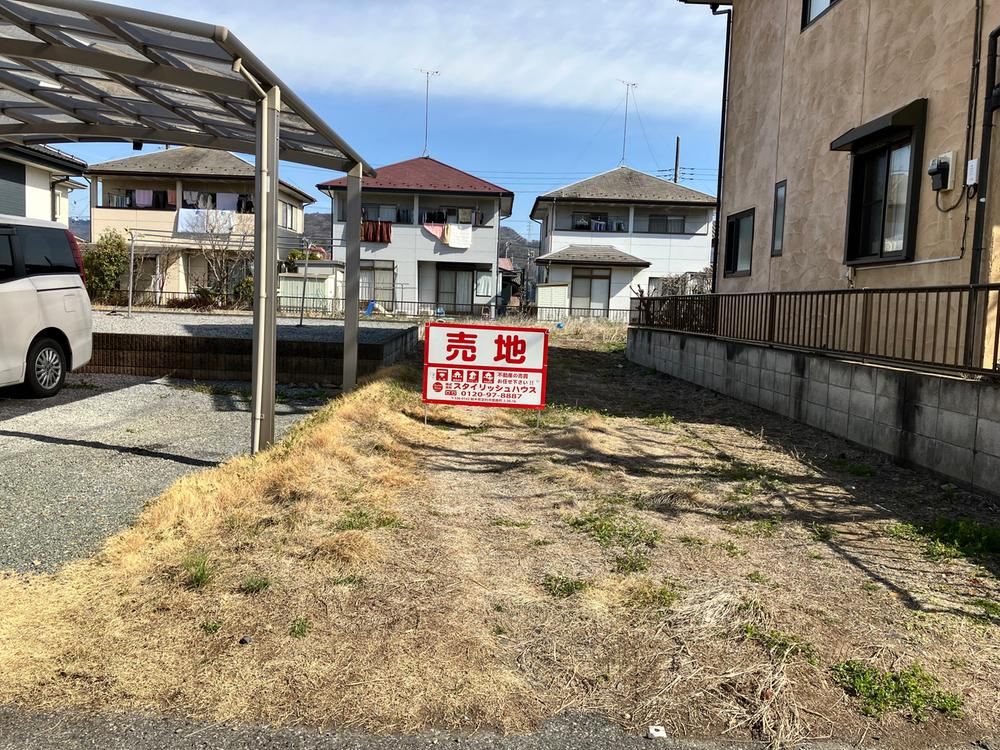 Spacious 127 Tsubo Land in a Quiet Neighborhood - Photo 1