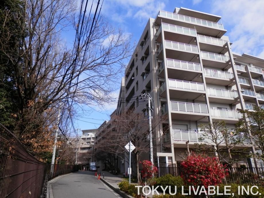 3LDK apartment in Suita, Osaka - Photo 1