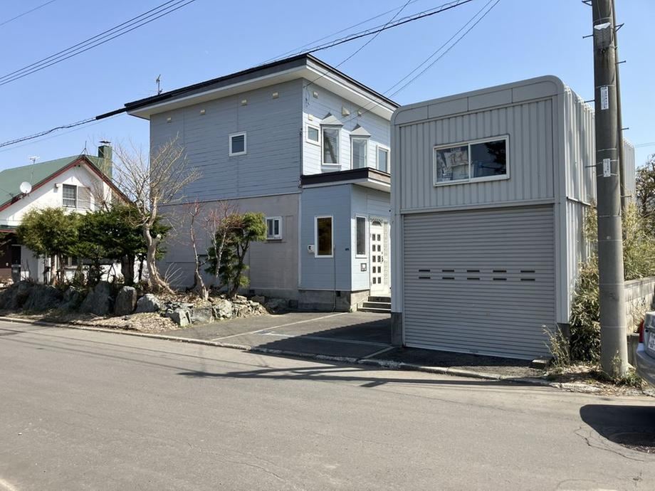 Spacious Land in Hanakawa Kita - Photo 1