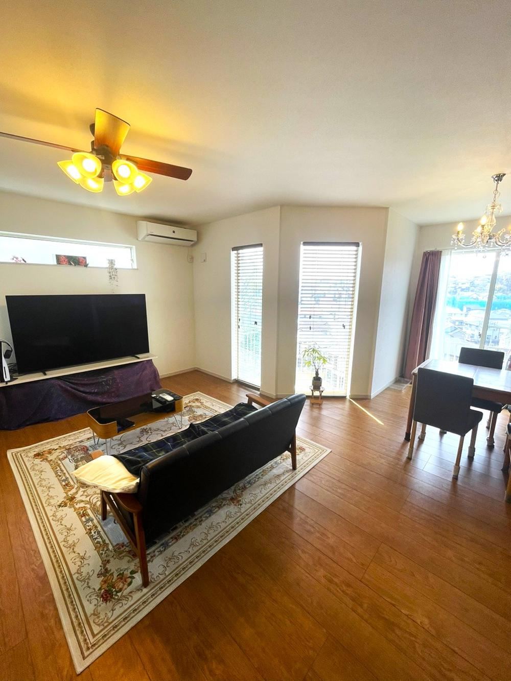 Stunning 4LDK Home with Scenic Views - Photo 1