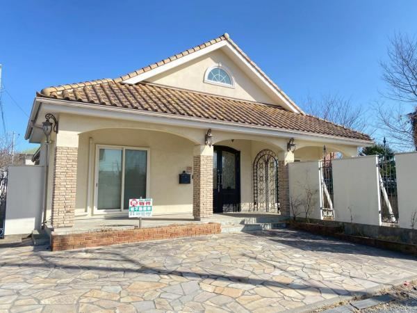 Charming 3LDK Bungalow in Mito - Photo 1