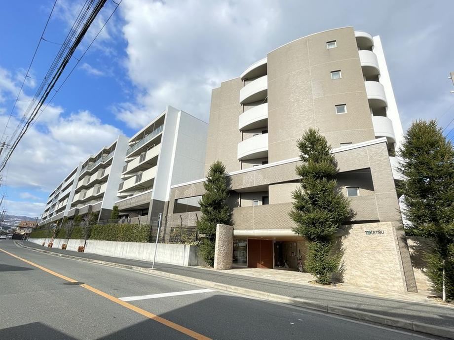 4LDK apartment in Itami, Hyogo - Photo 1