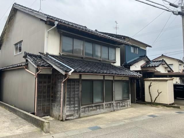 429 m² land in Kanazawa, Ishikawa - Photo 1