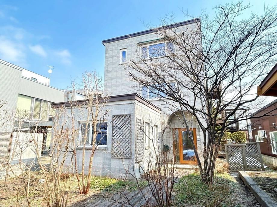 5LDK+S house in Chuo Ward, Sapporo, Hokkaido - Photo 1