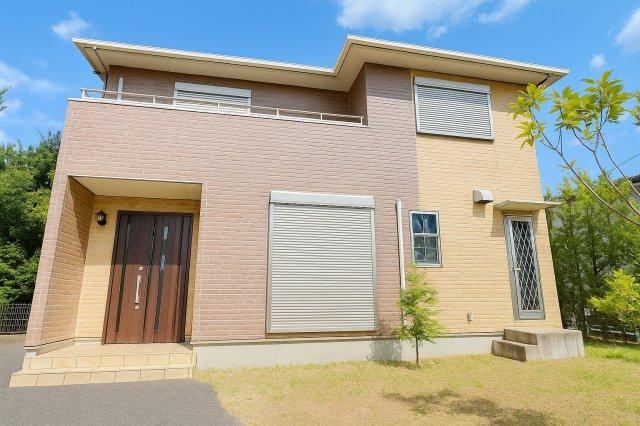 Versatile 3LDK Home with Additional Building in Chikushino - Photo 1