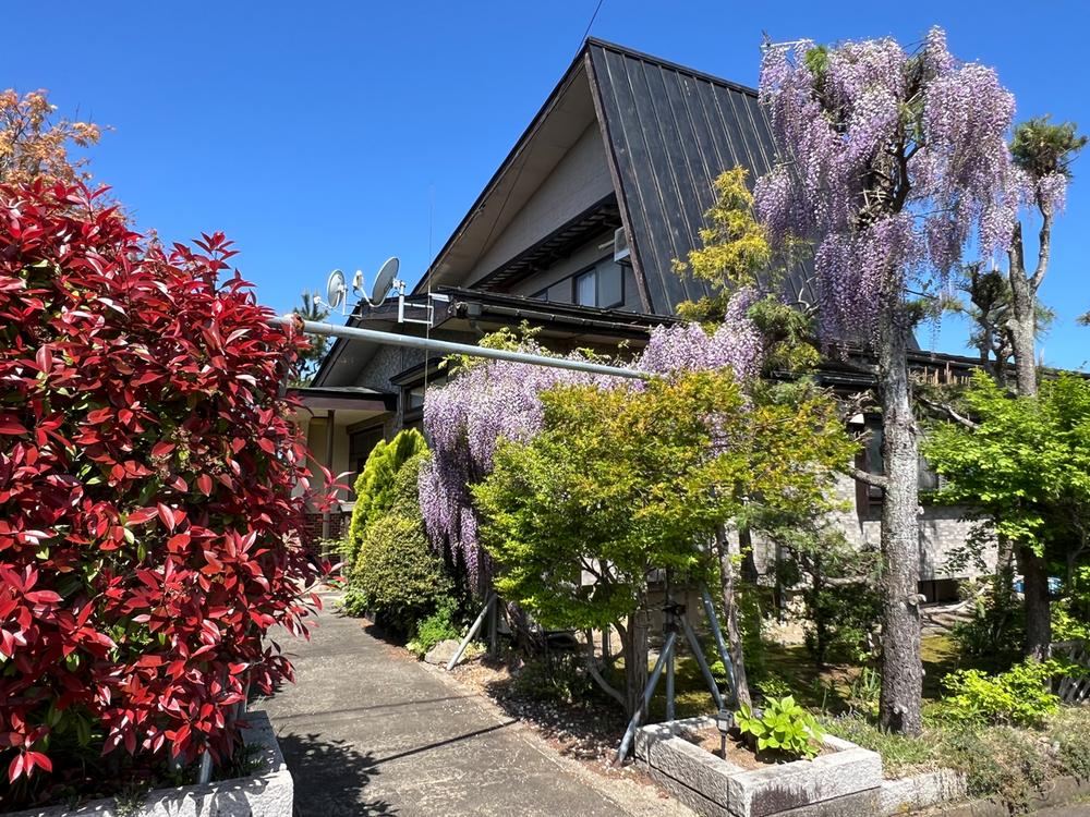 Spacious 250 Tsubo Lot with Gardening Space - Photo 1