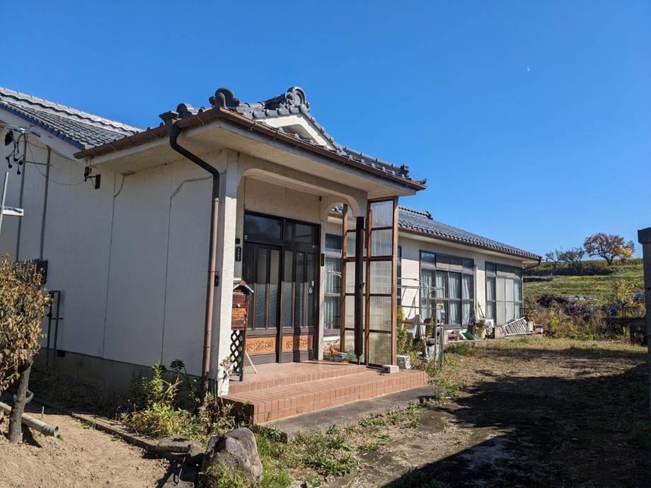 Spacious 7DK Detached House with Large Land in Ueda City - Photo 1