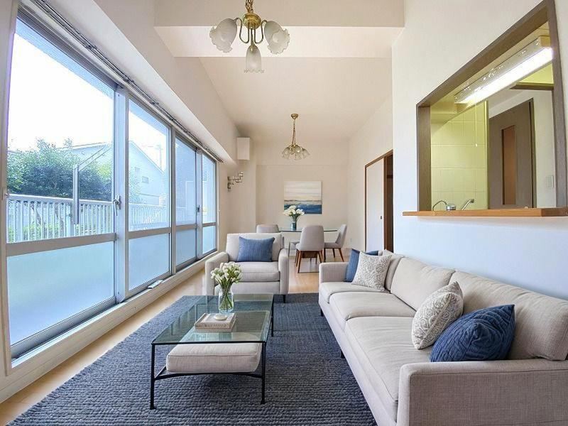 Pet-Friendly 3LDK Apartment with Southeast Living Room - Photo 1