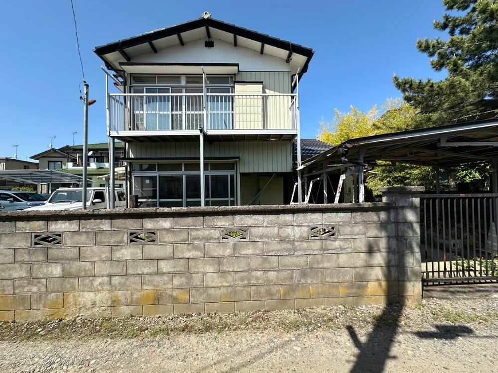 Corner Lot Land in Mito - Photo 1
