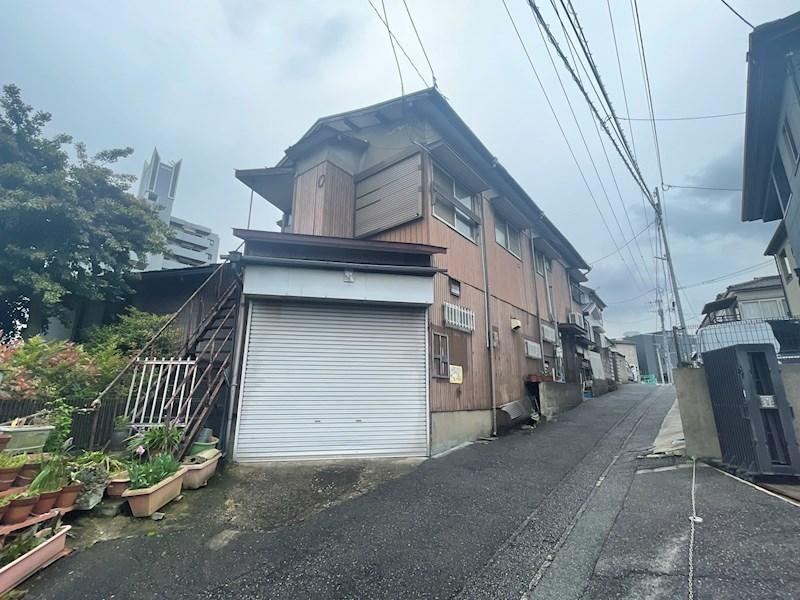 6DK House with Warehouse Potential in Kitakyushu - Photo 1