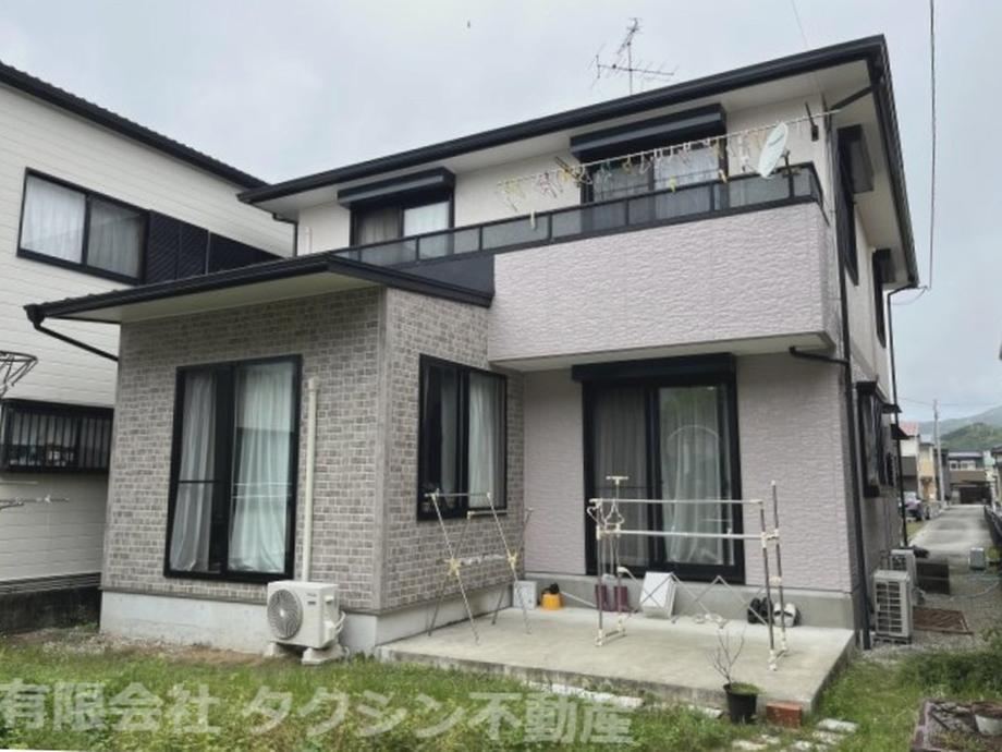 Large 5LDK Home with Garden and Parking for 5 Cars in Kochi - Photo 1