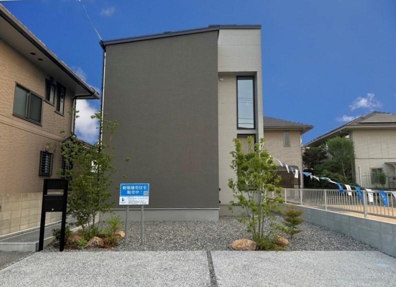 Convenient 2LDK Home Near Tokiwa Elementary School in Soja - Photo 1