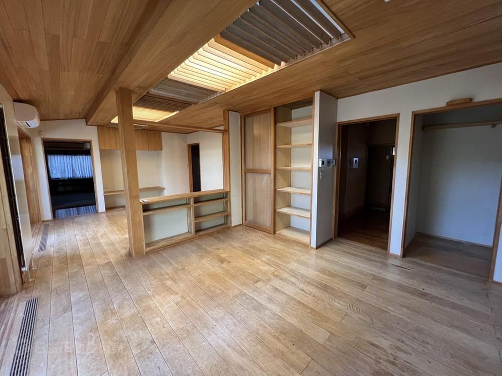 Renovated 8LDK House with Large South Garden - Photo 1