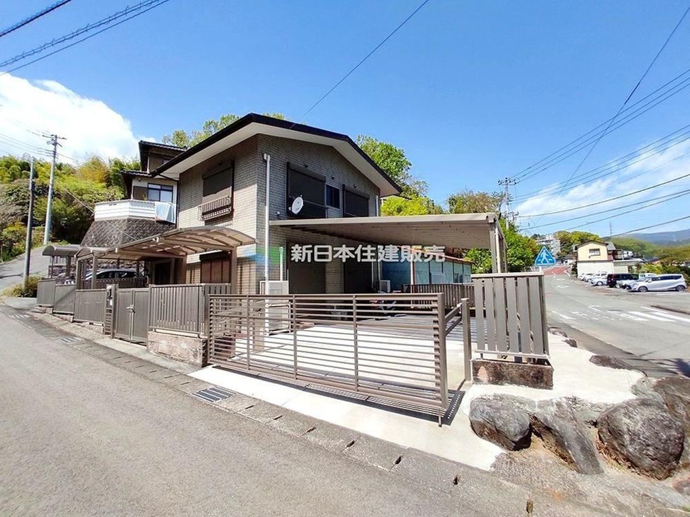 Spacious Home with Carport Near Kannami Station - Photo 1