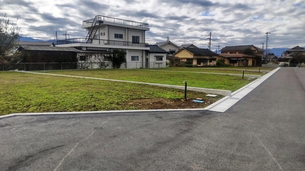 261 m² land in Yamanashi, Yamanashi - Photo 1