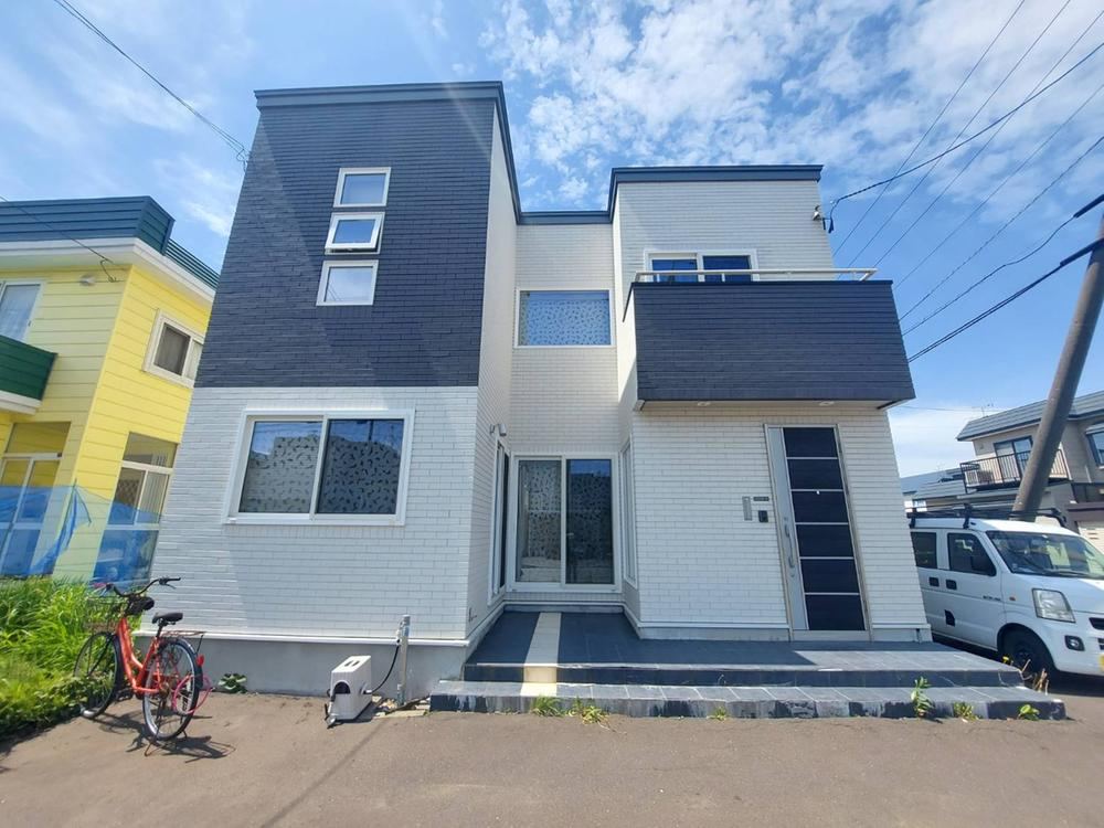 Universal Home 4LDK House with Parking for 3 Cars - Photo 1