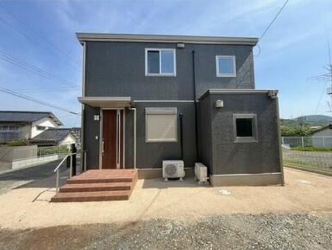 Modern 3LDK+S Detached House with Solar Power in Habu - Photo 1