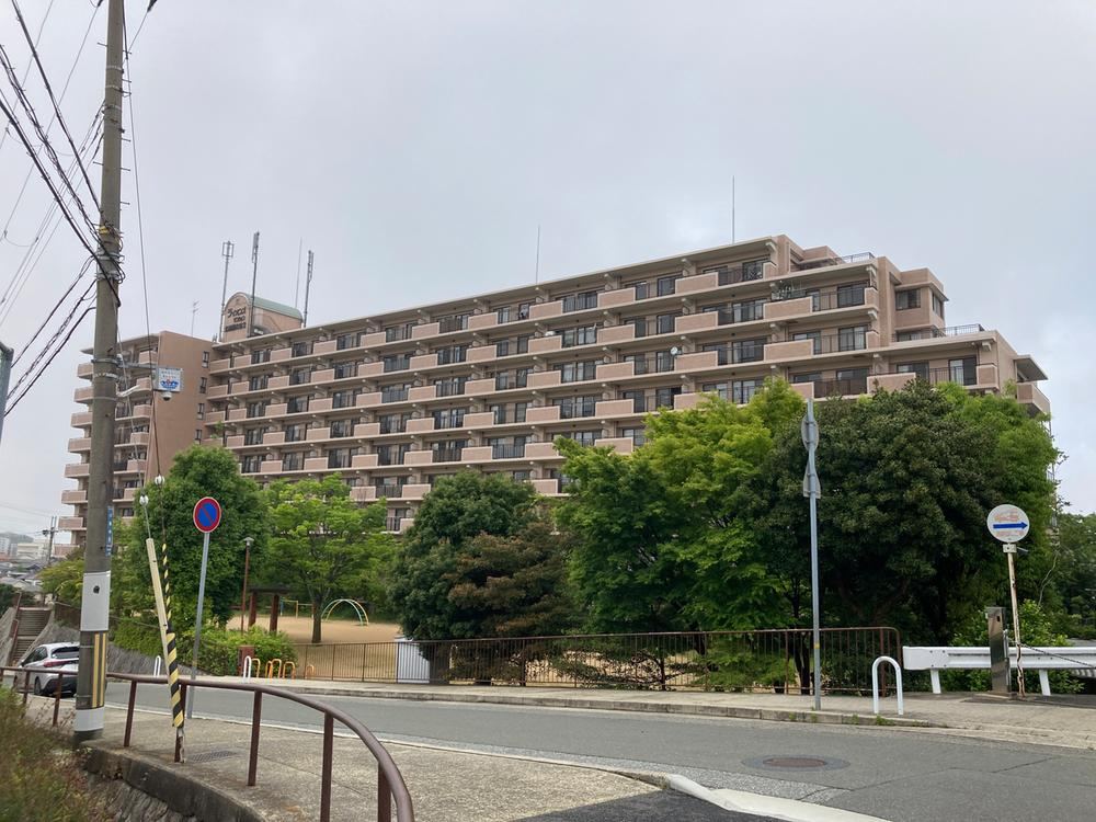 3LDK apartment in Kita Ward, Kobe, Hyogo - Photo 1