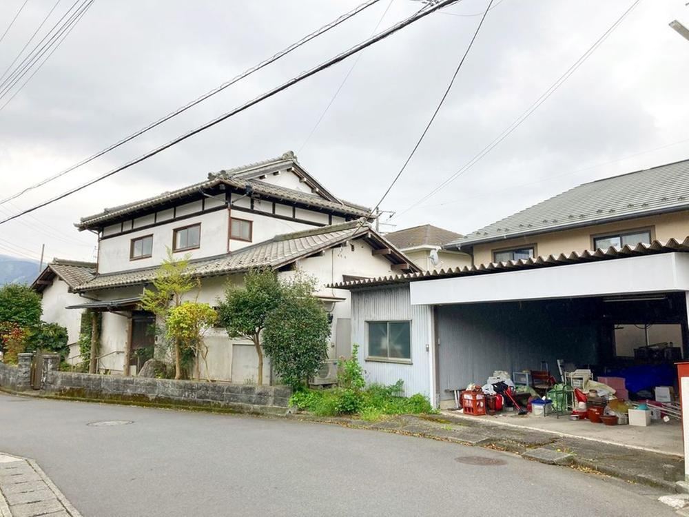 Spacious 6SLDK Home with Parking for 4 Cars in Hagiwara - Photo 1