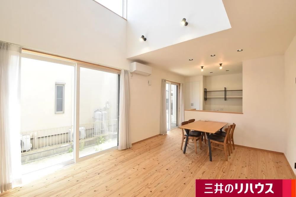 Stylish 3LDK Home in a Quiet Neighborhood - Photo 1