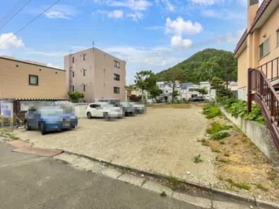 326 m² land in Nishi Ward, Sapporo, Hokkaido - Photo 1