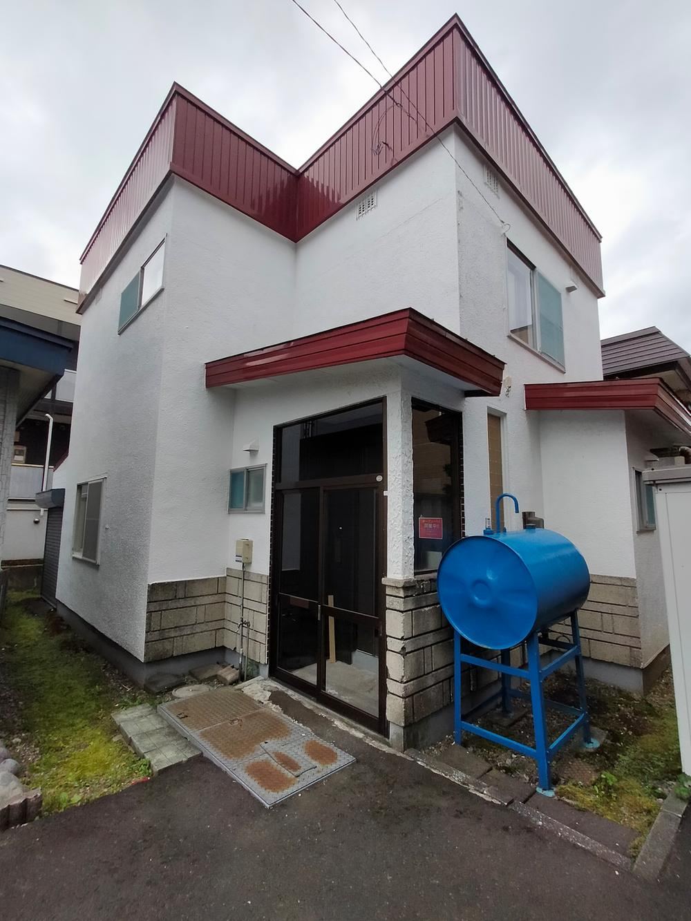 4LDK House with Interior Renovation in Higashi-ku, Sapporo - Photo 1