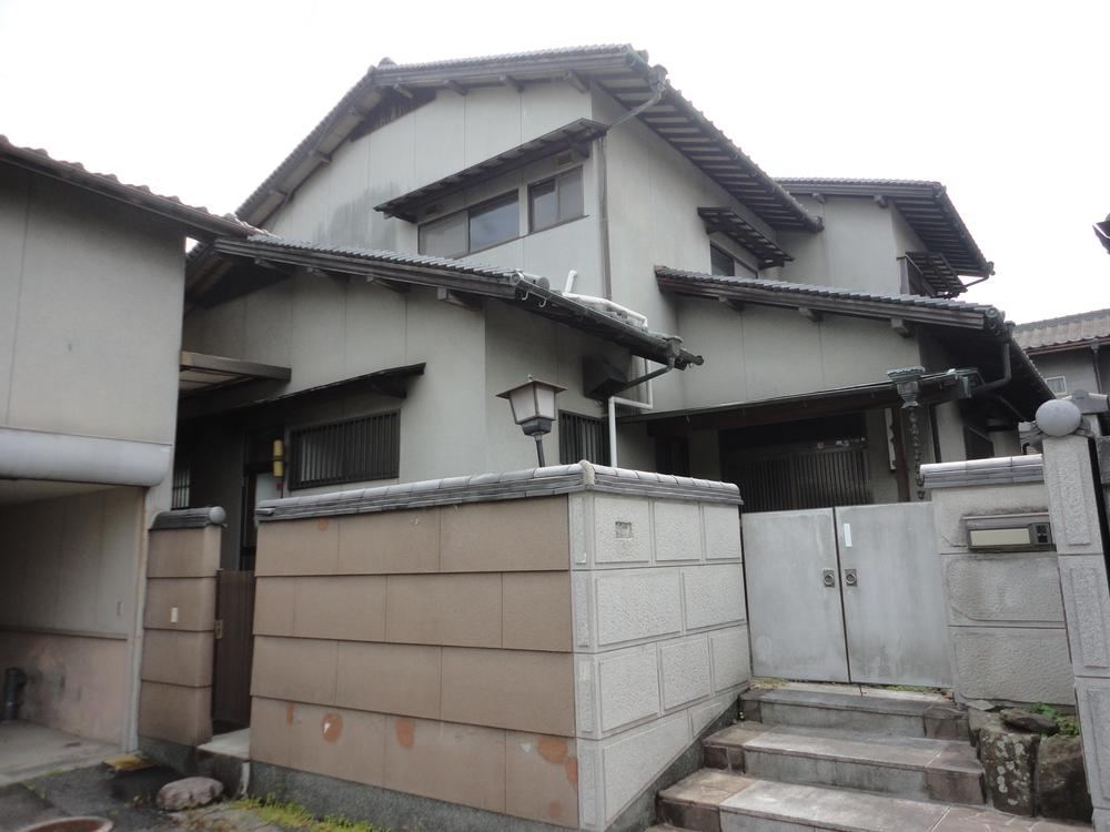 Expansive 6LDK Home with Large Land - Photo 1