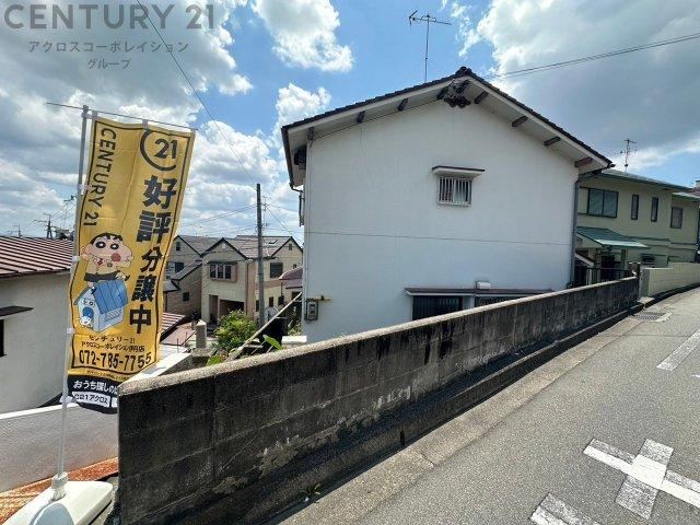 4LDK House with Ample Storage in Hisayoshi - Photo 1