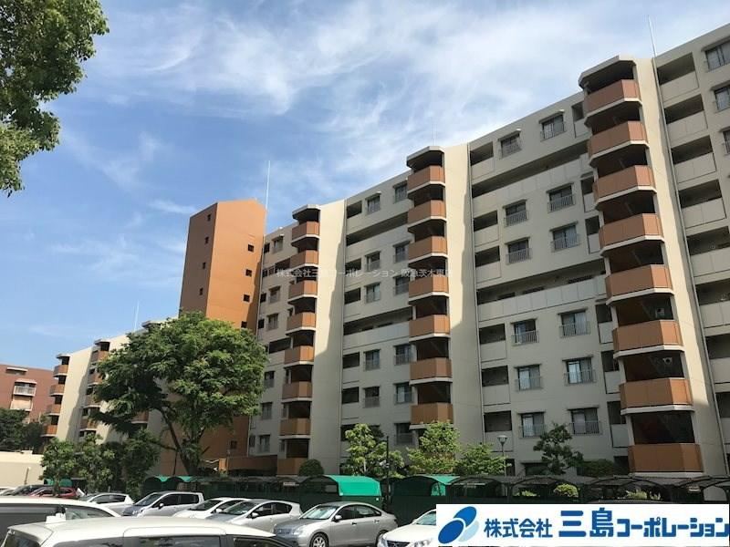 4DK apartment in Ibaraki, Osaka - Photo 1
