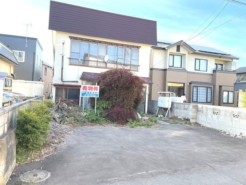 Charming 9DK Detached House in Aomori - Photo 1