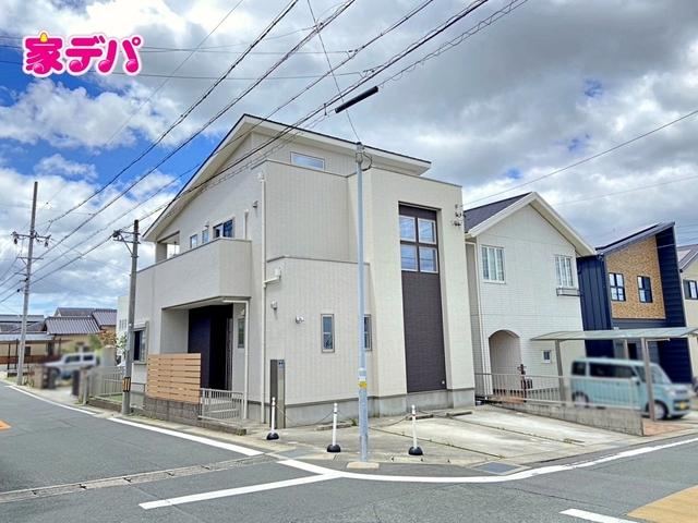 Charming 4LDK House on a Corner Lot in Toyohashi - Photo 1