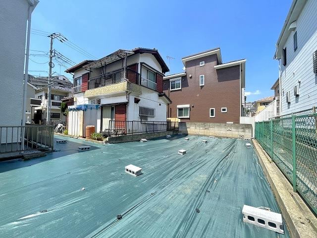 Quiet Residential Land in Baba - Photo 1