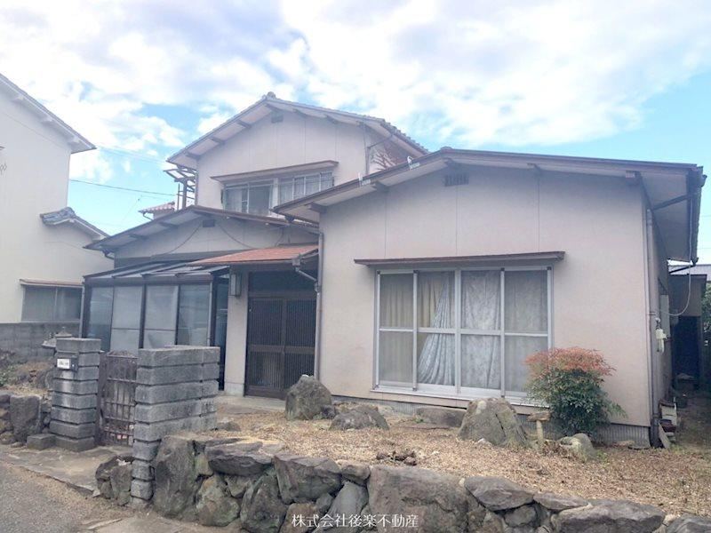 6DK Home in a Well-Serviced Area - Photo 1