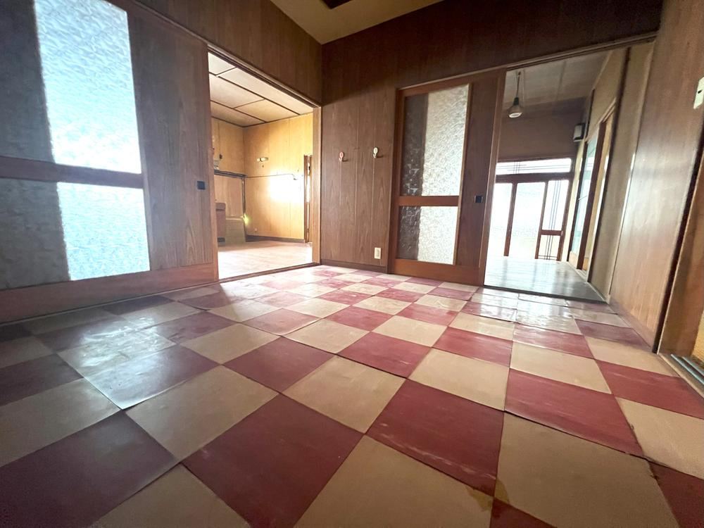 Customizable 4DK House Ready for Renovation in Akitsu - Photo 1