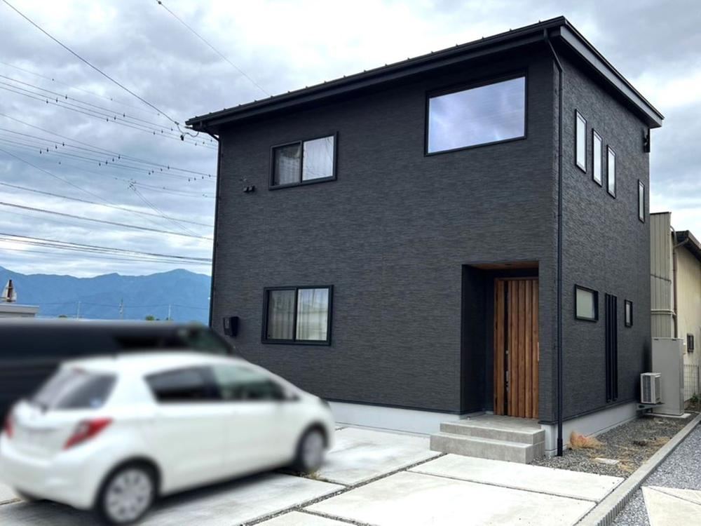 Charming 3LDK Home with Solar Power and Sunroom in Matsumoto - Photo 1