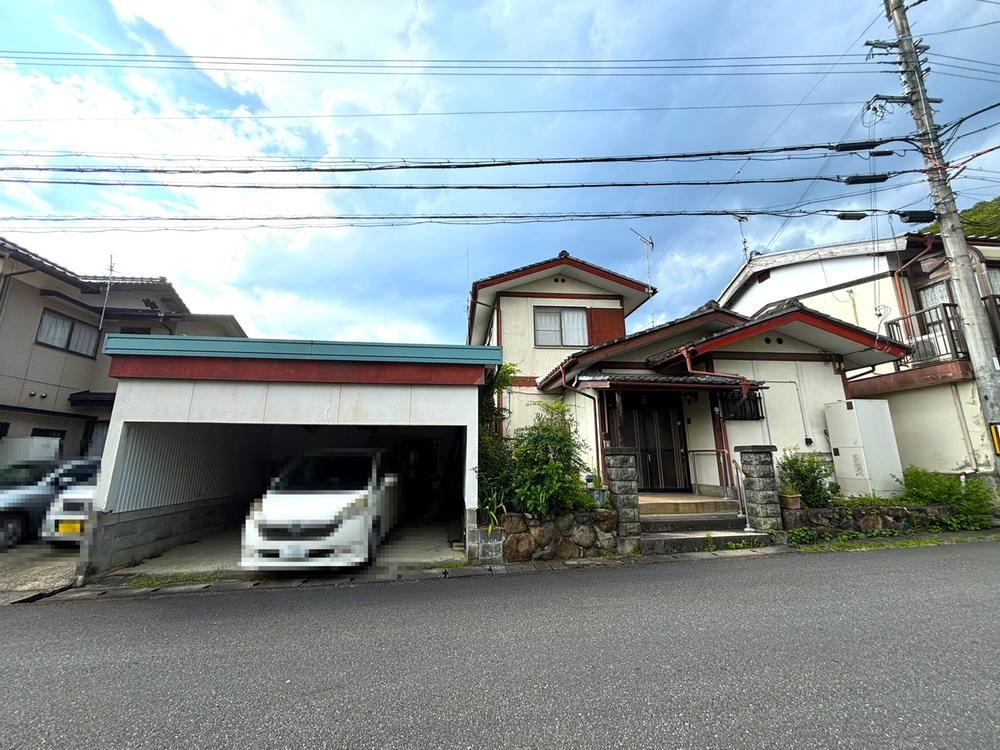 Spacious 7DK+S House with Garage in Fukuchiyama - Photo 1