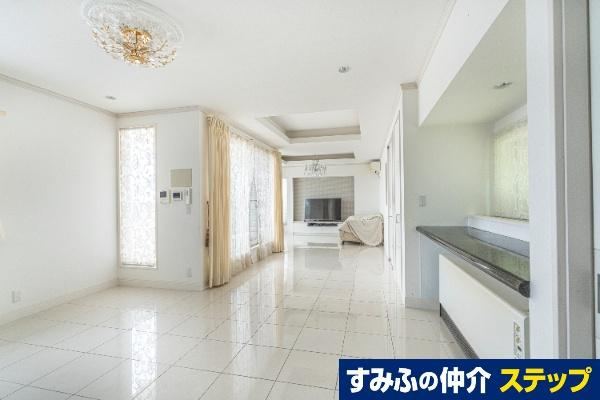 Bright 4LDK House in Kurakuen 2-banchou - Photo 1